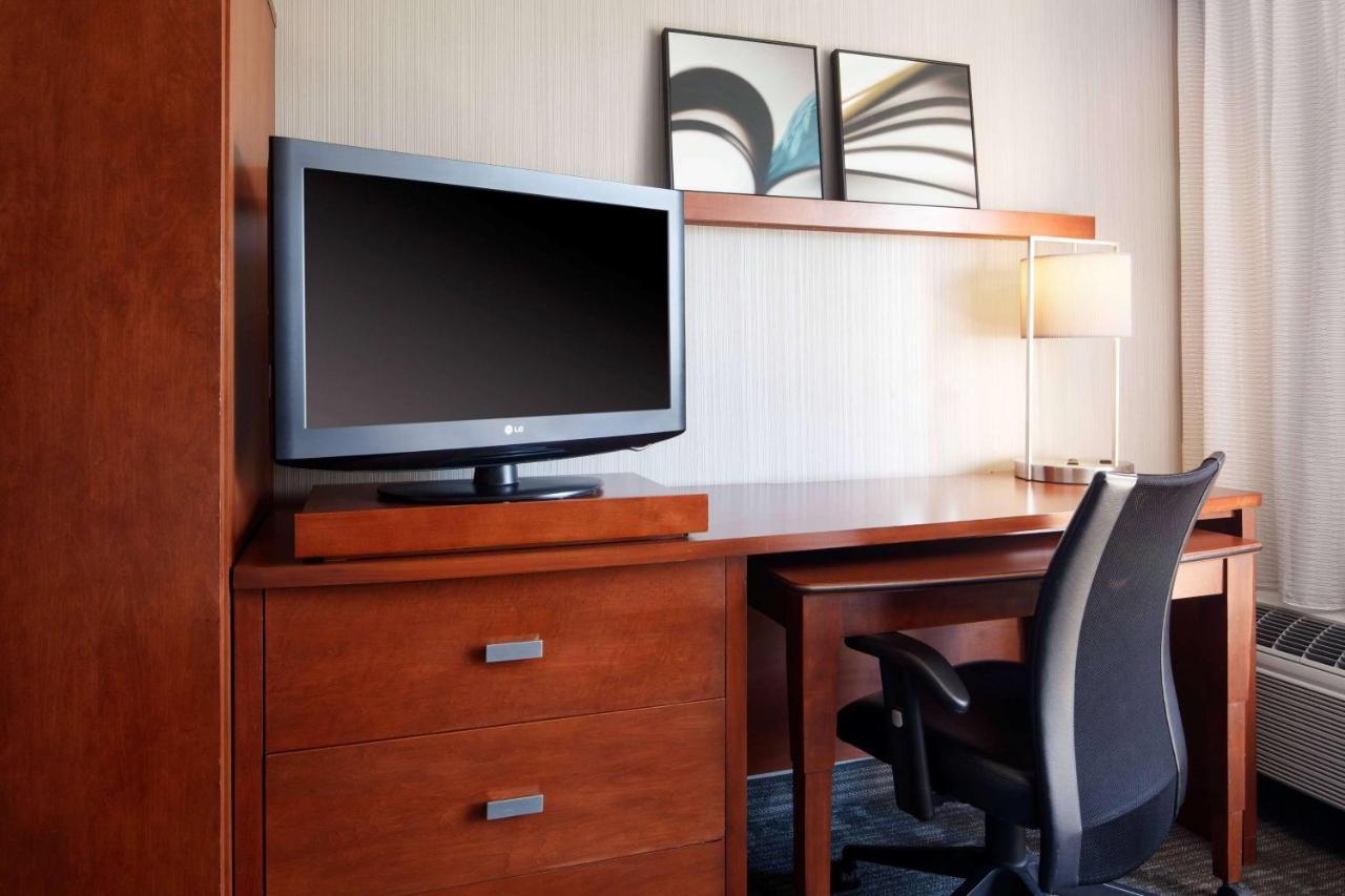 โซเนสตา ซีเลกต์ นิวพอร์ต มิดเดิลทาวน์ Hotel ภายนอก รูปภาพ